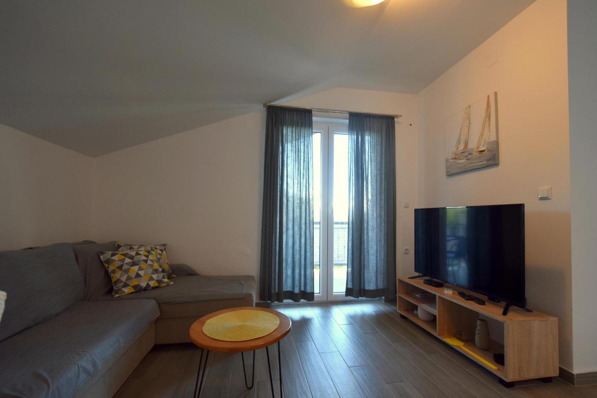 Apartments Cindric Malinska Bagian luar foto