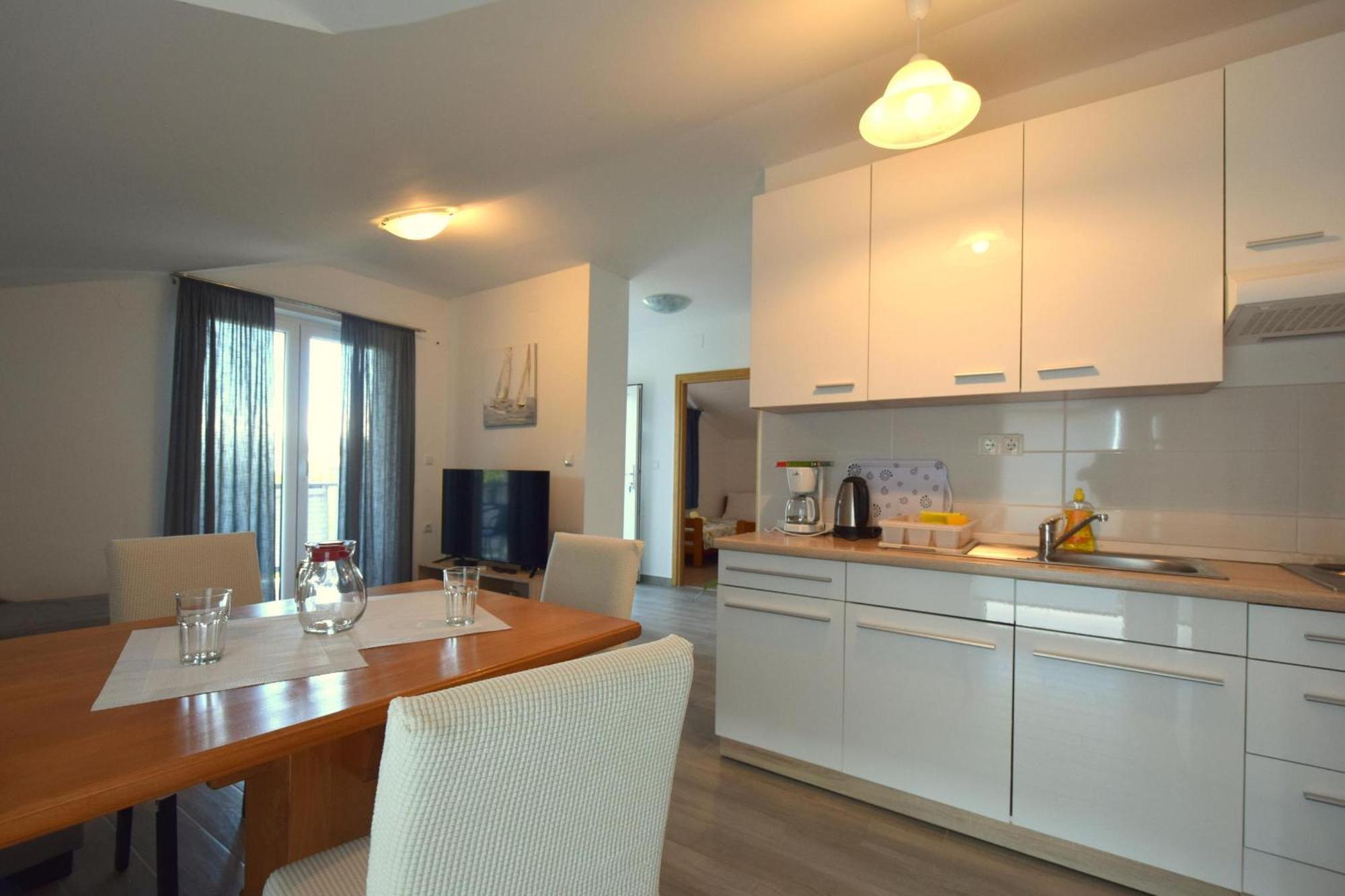 Apartments Cindric Malinska Bagian luar foto
