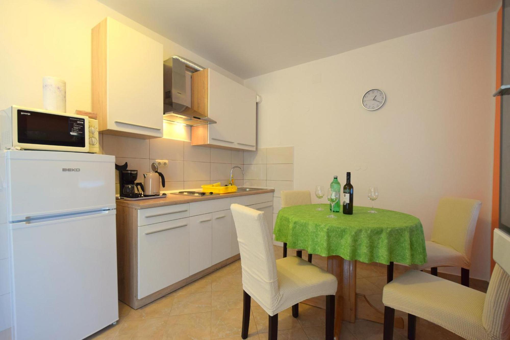Apartments Cindric Malinska Bagian luar foto